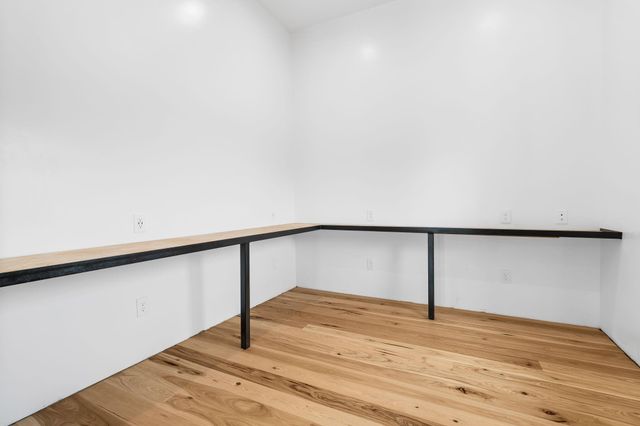 1925 Hills Road, Carmine, TX 78932