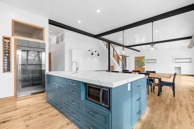 1925 Hills Road, Carmine, TX 78932