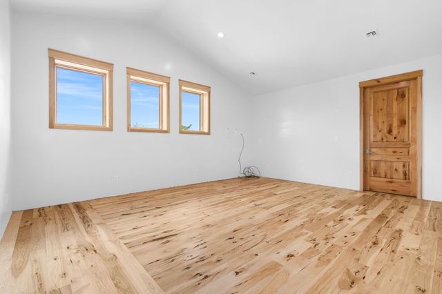 1925 Hills Road, Carmine, TX 78932