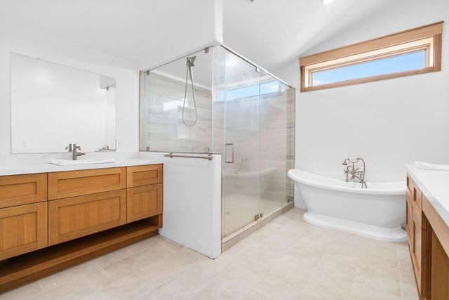 1925 Hills Road, Carmine, TX 78932