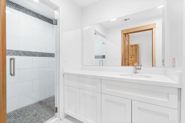 1925 Hills Road, Carmine, TX 78932