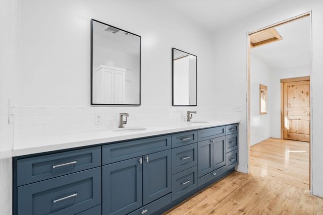 1925 Hills Road, Carmine, TX 78932