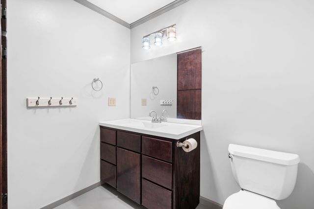 1925 Hills Road, Carmine, TX 78932