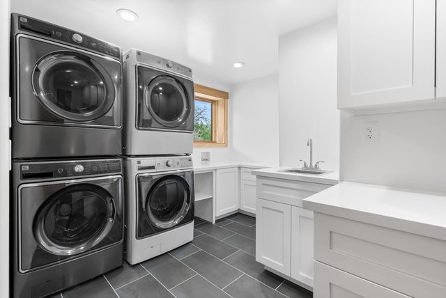 1925 Hills Road, Carmine, TX 78932