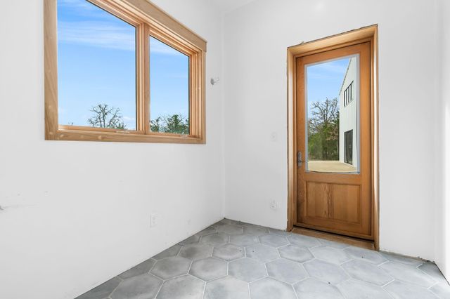 1925 Hills Road, Carmine, TX 78932