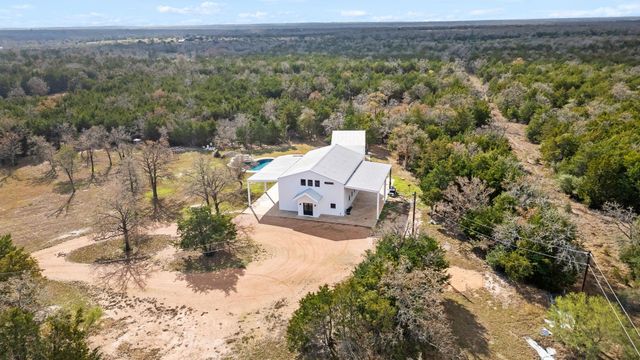 1925 Hills Road, Carmine, TX 78932