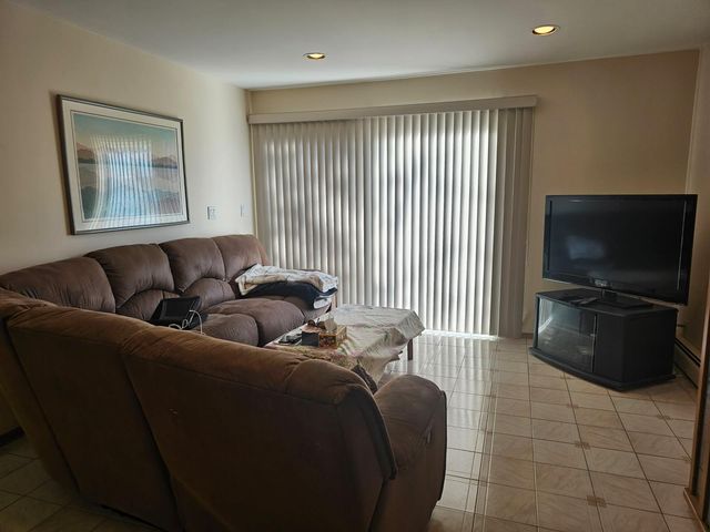 79-06 214 Street, Oakland Gardens, NY 11364