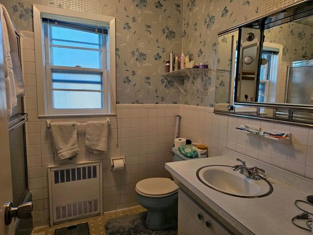 79-06 214 Street, Oakland Gardens, NY 11364