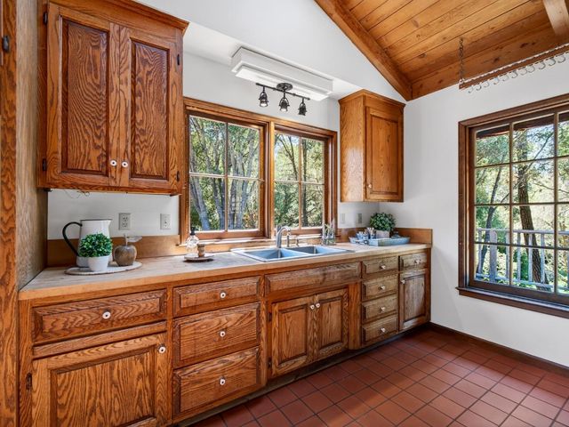 925 Old Farm Lane, Aptos, CA 95003