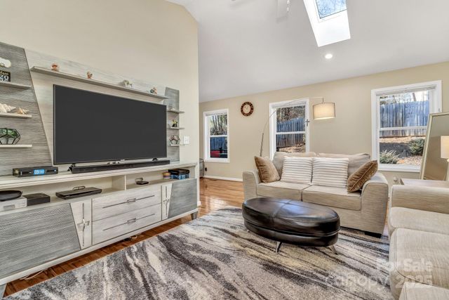 210 Allen Paul Drive, Hendersonville, NC 28791