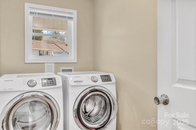 210 Allen Paul Drive, Hendersonville, NC 28791