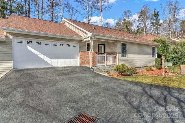 210 Allen Paul Drive, Hendersonville, NC 28791
