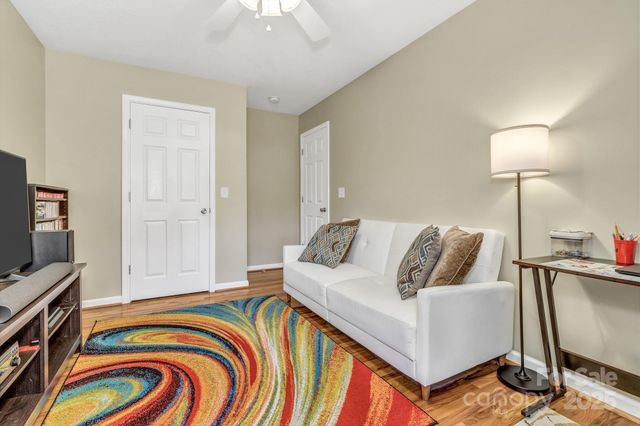 210 Allen Paul Drive, Hendersonville, NC 28791