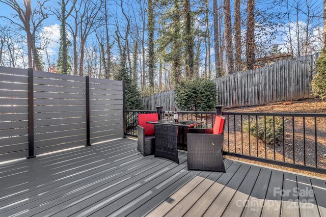 210 Allen Paul Drive, Hendersonville, NC 28791