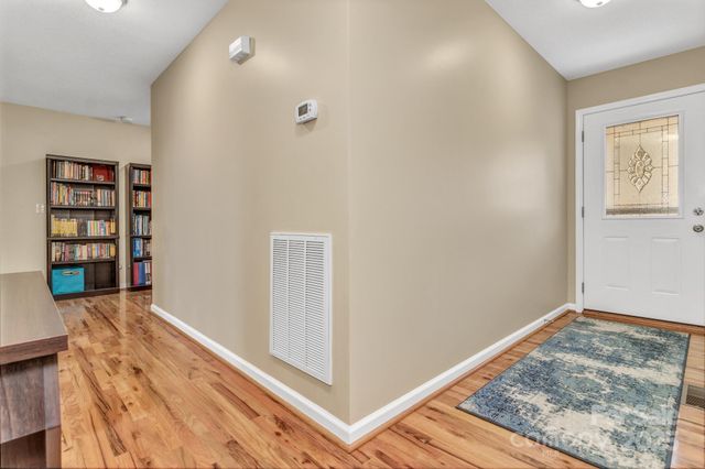 210 Allen Paul Drive, Hendersonville, NC 28791