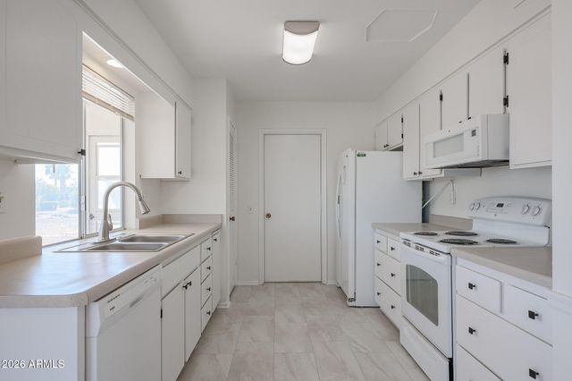 10507 W BROOKSIDE Drive, Sun City, AZ 85351