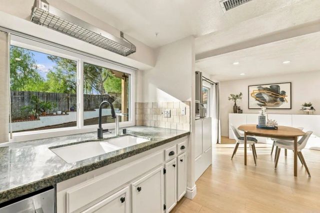 2343 Fair Oak Ct, Escondido, CA 92026