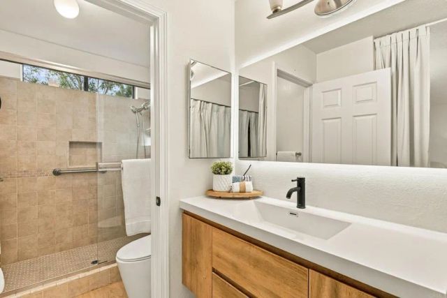2343 Fair Oak Ct, Escondido, CA 92026