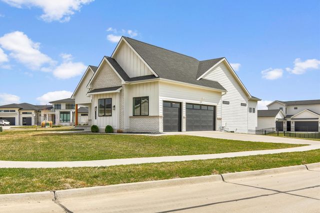17530 Townsend Drive, Clive, IA 50325