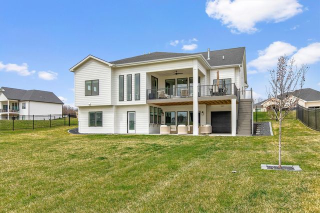 17530 Townsend Drive, Clive, IA 50325
