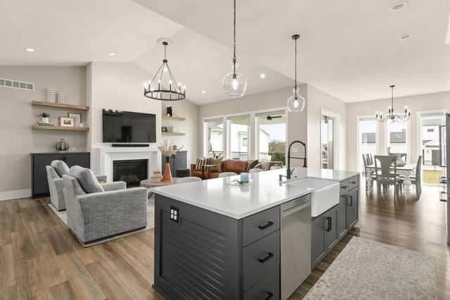 17530 Townsend Drive, Clive, IA 50325