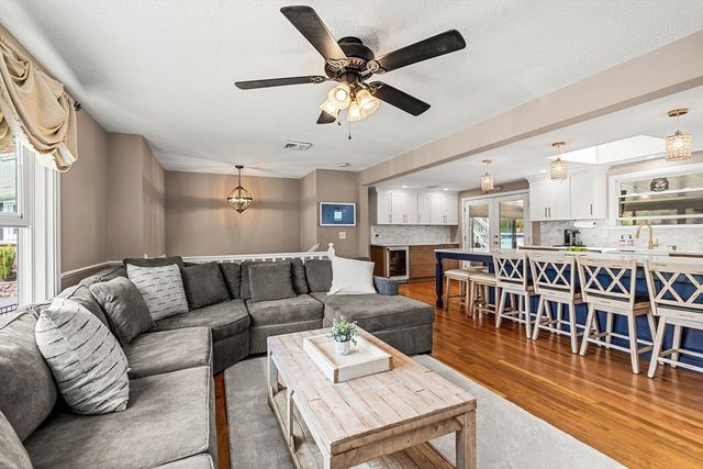16 Marianne Rd, Lynn, MA 01904