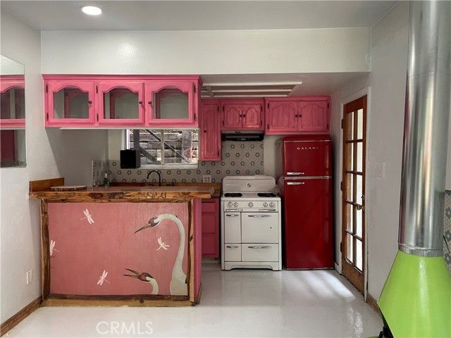 925 Fern, Crestline, CA 92325