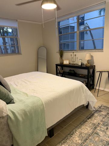 3160 Holiday Springs Boulevard 7-104, Margate, FL 33063