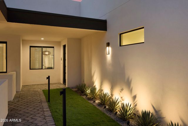 1611 E LAMAR Road, Phoenix, AZ 85016