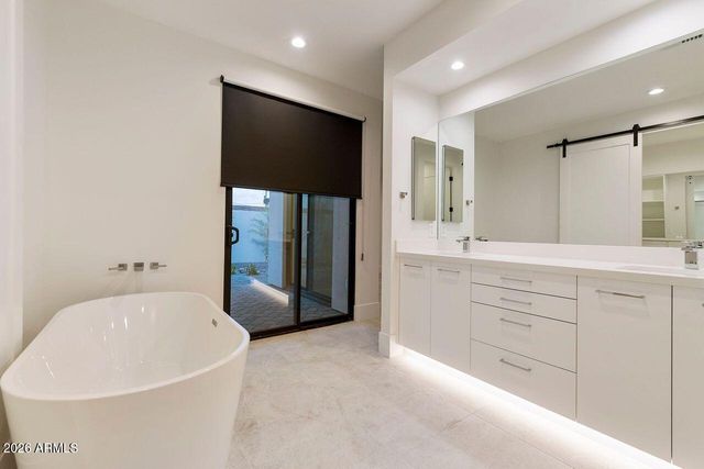 1611 E LAMAR Road, Phoenix, AZ 85016