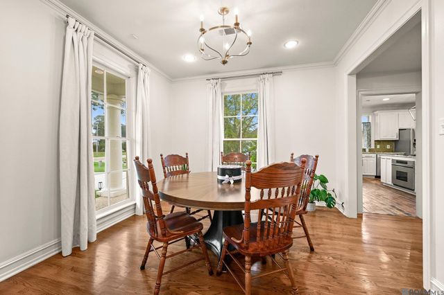 10813 N Oak Hills Pkwy, Baton Rouge, LA 70810