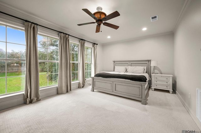 10813 N Oak Hills Pkwy, Baton Rouge, LA 70810