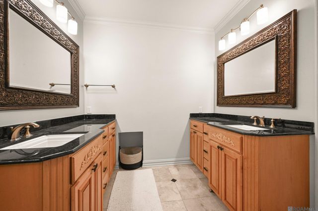 10813 N Oak Hills Pkwy, Baton Rouge, LA 70810