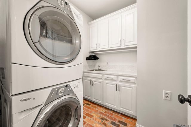 10813 N Oak Hills Pkwy, Baton Rouge, LA 70810