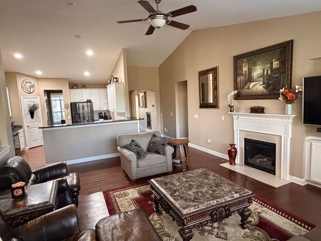 409 Valley Spring Dr, Mount Juliet, TN 37122