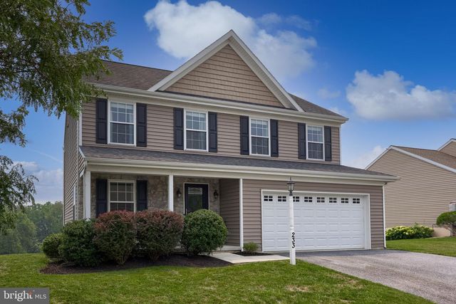 233 LOGHES DR, Manheim, PA 17545