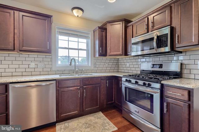 233 LOGHES DR, Manheim, PA 17545