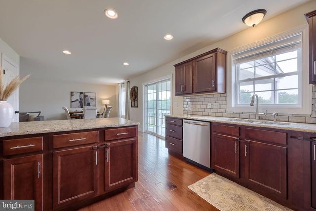 233 LOGHES DR, Manheim, PA 17545
