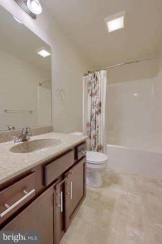 233 LOGHES DR, Manheim, PA 17545