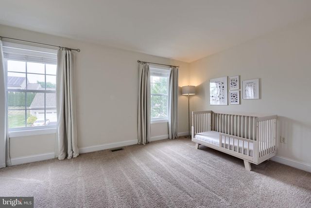 233 LOGHES DR, Manheim, PA 17545