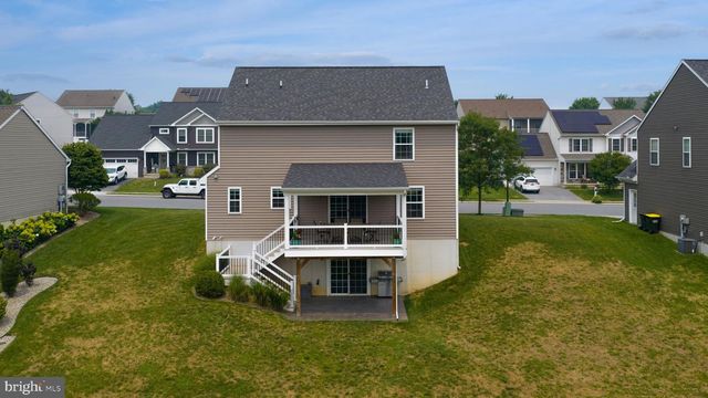 233 LOGHES DR, Manheim, PA 17545