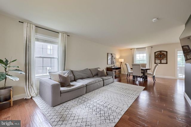 233 LOGHES DR, Manheim, PA 17545