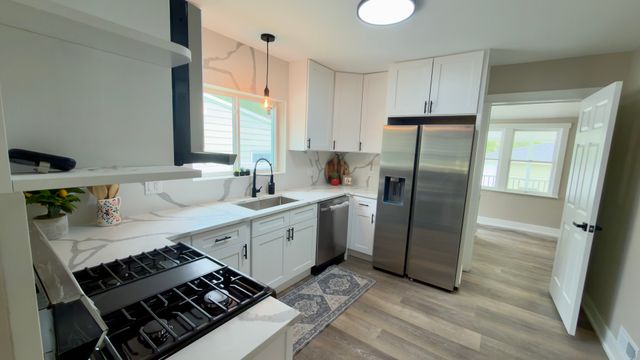 9759 Rutherford Avenue, Oak Lawn, IL 60453