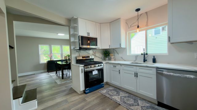 9759 Rutherford Avenue, Oak Lawn, IL 60453