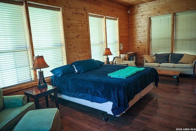 896 Old Rocksprings Rd, Leakey, TX 78873