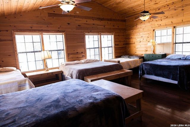 896 Old Rocksprings Rd, Leakey, TX 78873