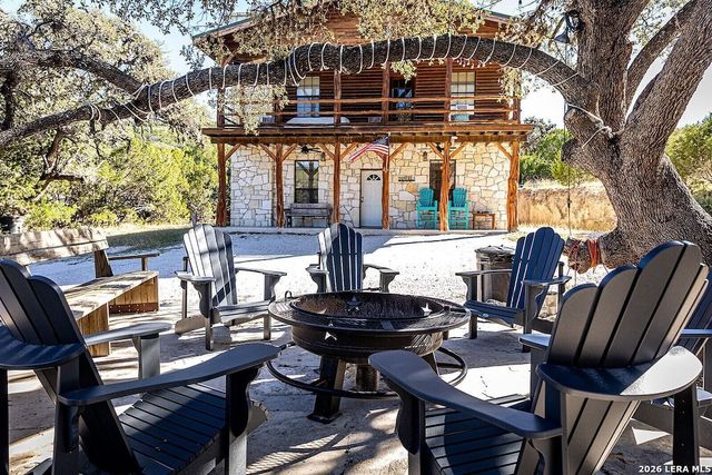 896 Old Rocksprings Rd, Leakey, TX 78873