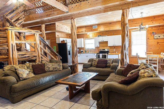 896 Old Rocksprings Rd, Leakey, TX 78873