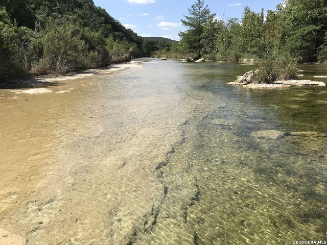 896 Old Rocksprings Rd, Leakey, TX 78873