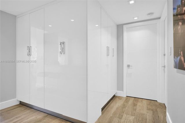 1985 S Ocean Dr 17F, Hallandale Beach, FL 33009